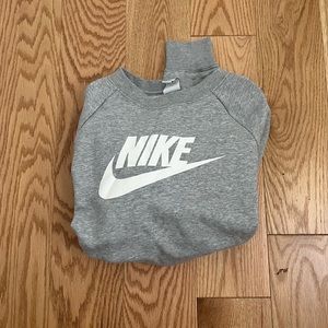 Grey nike crewneck pullover small